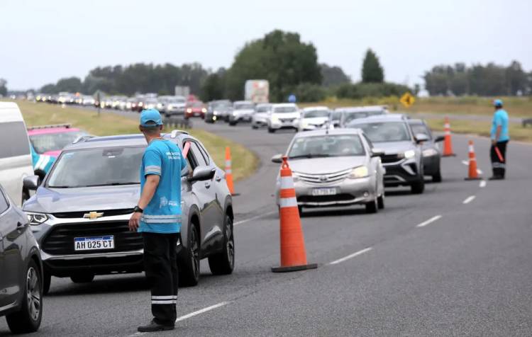 Verano: drones detectarán conductores que usen celulares o no lleven cinturón