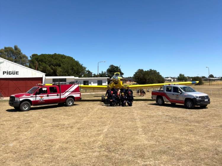 Capacitación sobre abastecimiento de agua para aviones hidrantes en Pigüé - Bomberos voluntarios