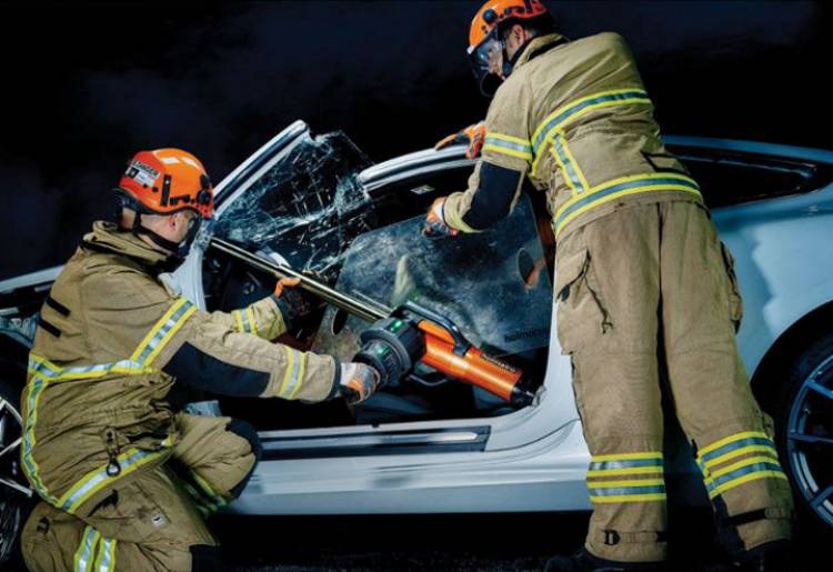 Bomberos incorporó un expansor telescópico 