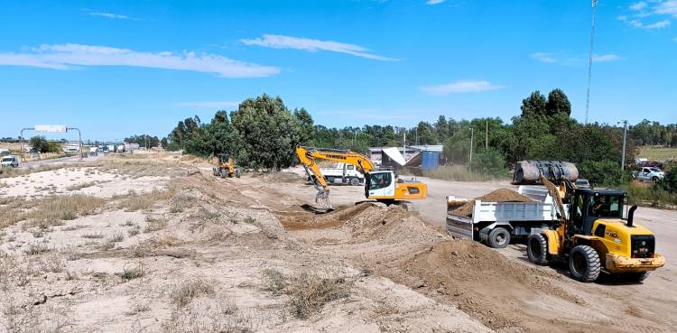 VIALIDAD NACIONAL EJECUTA TRABAJOS DE MANTENIMIENTO DE CALZADA EN LA RN 33