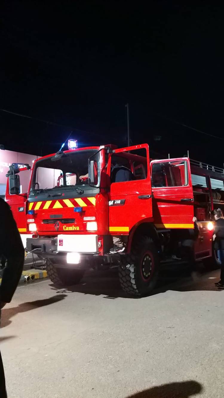 Hecho histórico en la localidad - Bomberos Voluntarios de Huanguelén suman dos móviles traídos de Holanda