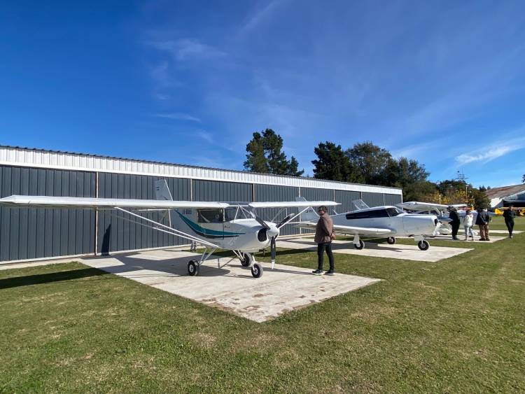 Intensa actividad con gran convocatoria en el Aeroclub Coronel Suárez