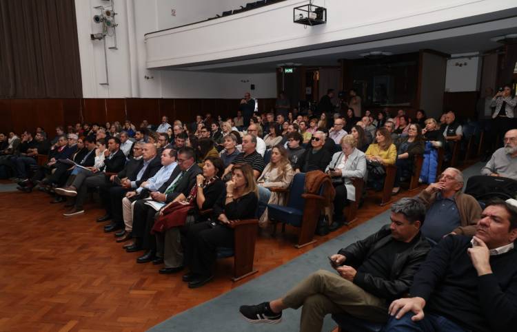 Encuentro de legisladores, intendentes y especialistas en Bahía Blanca: la sexta sección debatió sobre Reforma Electoral