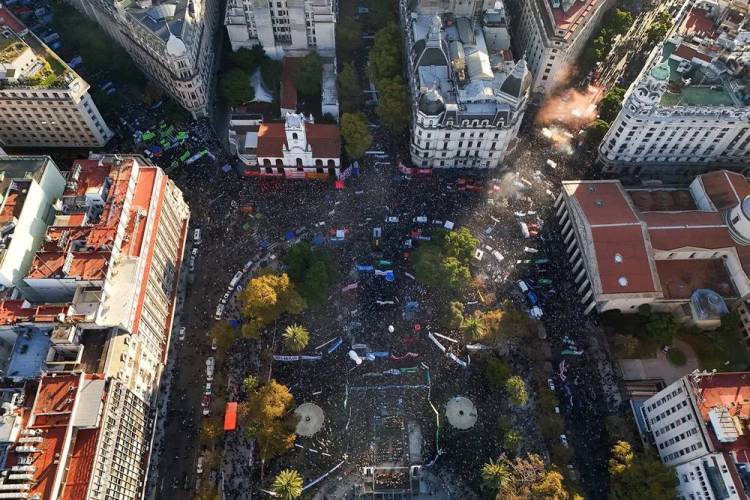 El reclamo por el financiamiento universitario fue masivo y el gobierno lo tildó de "acto opositor"