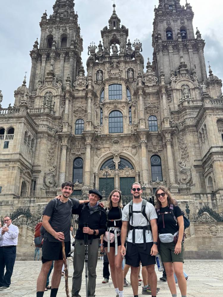 ¡Buen camino! Osvaldo y Andoni Azpilicueta llegaron a Santiago De Compostela 