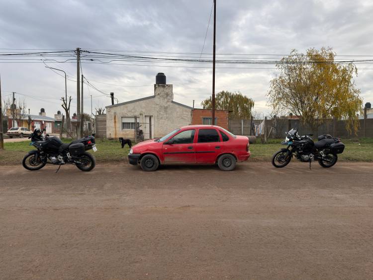 Controles policiales: secuestro de vehículos, infracciones y una aprehensión por daños en Coronel Suárez