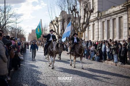 Coronel Suárez se prepara para los festejos del 6 de agosto: desfile institucional, Noche de Gala y agenda cultural