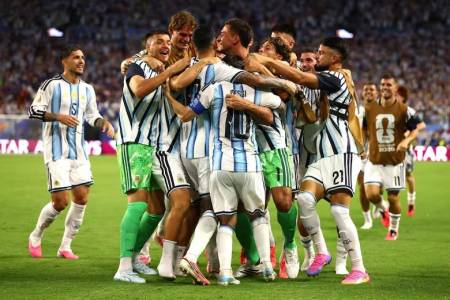 La mercantilización y el "Mundial Económico": Duras críticas a la organización y al arbitraje