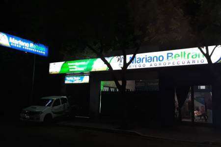 Inauguración de nuevo local de Mariano Beltrán Riego Agropecuario