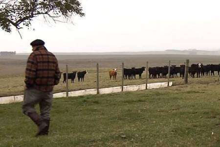 Aumento salarial para el peón de campo