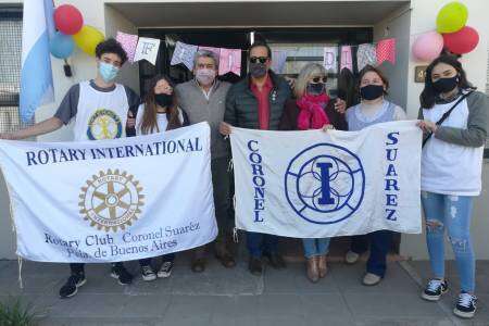 En el marco del Día de la Niñez, El Rotary Club de  Coronel Suárez regaló golosinas en distintos puntos de la ciudad
