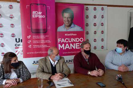 El Senador provincial David Hirtz visitó la ciudad y afirmó que lo indispensable para la sociedad bonaerense es mantener el equilibrio en el Parlamento
