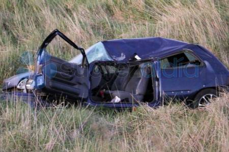 Grave accidente a 8 kilómetros de Pasman: la conductora de un auto fue derivada a Bahía Blanca