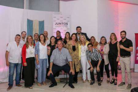 Juntos Coronel Suárez cerró su campaña a pura alegría con candidatos, militancia y vecinos