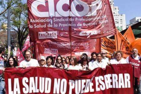 Profesionales de la salud bonaerenses paran por la reapertura de la paritaria