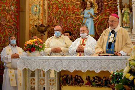 La Peregrinación a la Iglesia San José Obrero culminó con la misa del arzobispo Carlos Azpiroz Costa