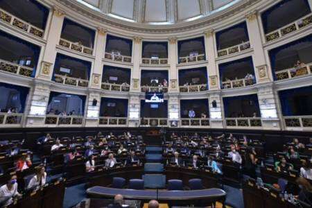 Cómo votaron los legisladores de Bahía y la región sobre las reelecciones indefinidas en la Provincia