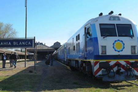 Vuelve el tren de pasajeros a Bahía Blanca pero pierde una frecuencia y tardará más de 18 horas