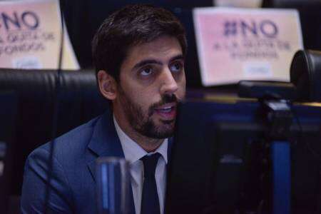 Eugenio Casielles : “Javier tiene coraje y no está dispuesto a negociar aquellas cosas que cree que son las que tiene que hacer para que la gente viva mejor.”
