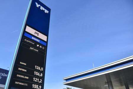 Siguen los golpes al bolsillo: YPF aumentó 9% promedio el precio de sus combustibles