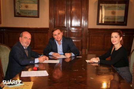 Firma de convenio para la descentralización del trámite REBA