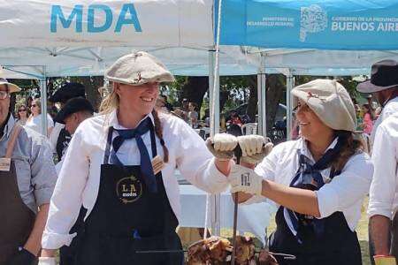 Dos mujeres suarenses ganaron el 3º puesto del 1º Concurso de Asadores
