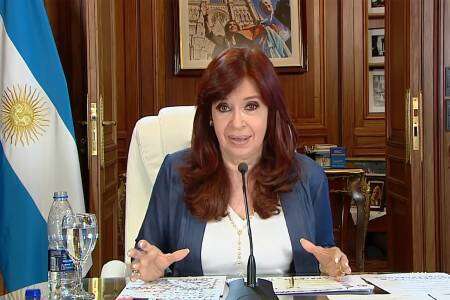 Cristina Kirchner fue condenada a 6 años de prisión e inhabilitación perpetua para ejercer cargos por defraudación al Estado en la causa Vialidad