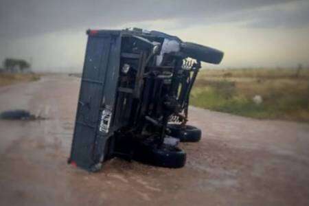 Un muerto tras vuelco de una camioneta en Pigüé