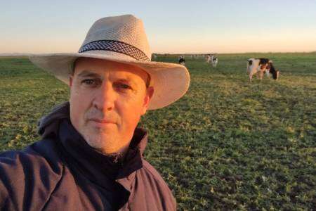 Taller de apicultura y manejo de la vaca al momento del parto del INTA