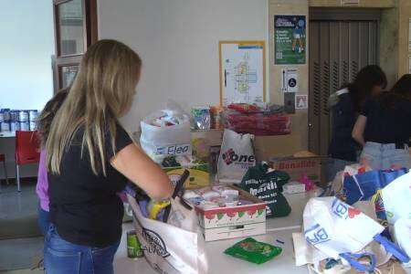 La UNS solicita no llevar más ropa al centro de acopio de donaciones