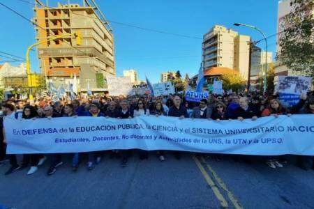 Carta de agradecimiento del Rector y la Vicerrectora de la UNS