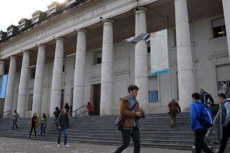 Cuánto le cuesta a un estudiante de la región ser universitario en Bahía Blanca