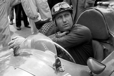 Hoy se recuerda el nacimiento del quíntuple campeón mundial de Fórmula 1 Juan Manuel Fangio 