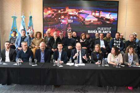 En medio de la pelea Milei-Kicillof, Susbielles dijo que su ciudad es “la mejor locación” para la planta de GNL