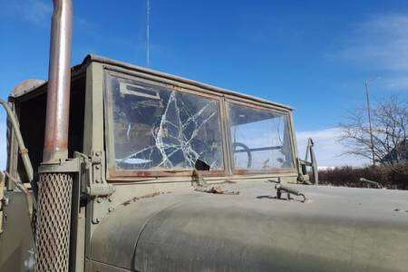 Indignante. Vandalizaron el camión del Bosque de la Gloria y robaron arbustos