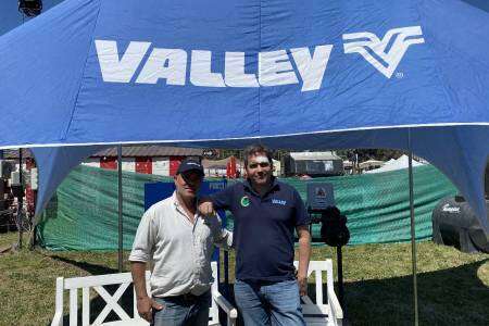  "Tenemos gente especializada en riego y el apoyo de VALLEY"