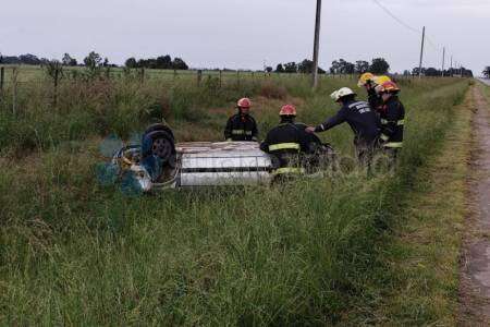 Vuelco en la avenida Alemanes del Volga