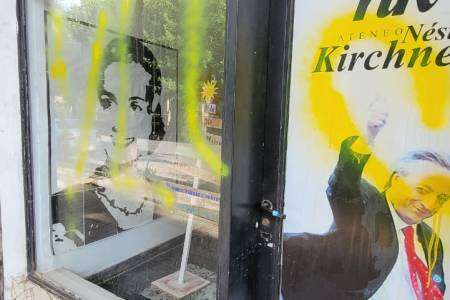 Vandalizaron el local del Ateneo Néstor Kirchner