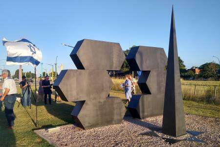 LA ASOCIACIÓN ISRAELITA SUARENSE REMEMORÓ EL “DÍA INTERNACIONAL EN MEMORIA DE LAS VÍCTIMAS DEL HOLOCAUSTO”