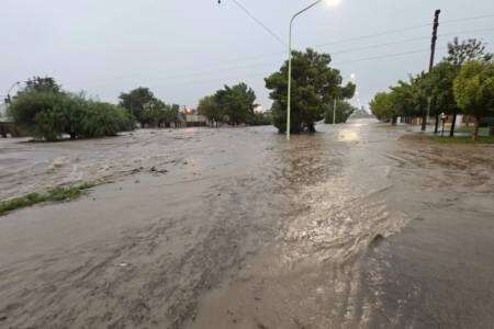 Aumenta a seis las víctimas fatales en Bahía Blanca y Cerri por el desastre climático