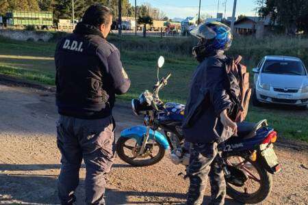 CONTINÚAN LOS OPERATIVOS DE CONTROL EN LA CIUDAD: SECUESTRO DE MOTOS CON ESCAPES MODIFICADOS