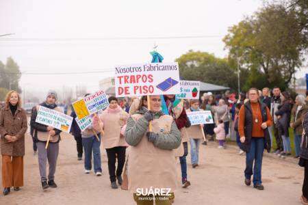 A 215 años de la Revolución de Mayo: El 25 de Mayo se conmemoró en la barriada de Villa Belgrano