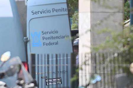 Todos los condenados por Vialidad se presentaron en Comodoro Py y quedaron detenidos