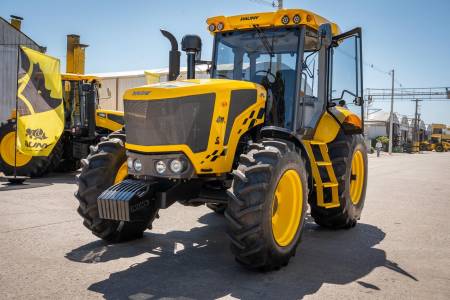 Pauny presenta la Nueva Generación de su clásica linea EVO y el nuevo Vectron 3200: dos tractores pensados para el productor