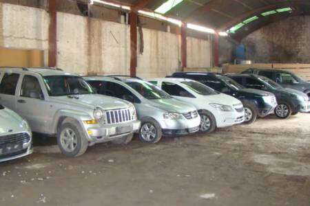 Desbaratan en Tres Arroyos un centro de distribución de autos robados