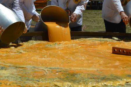 Cuenta regresiva para la 26ª edición de la Fiesta de la Omelette Gigante en Pigüé