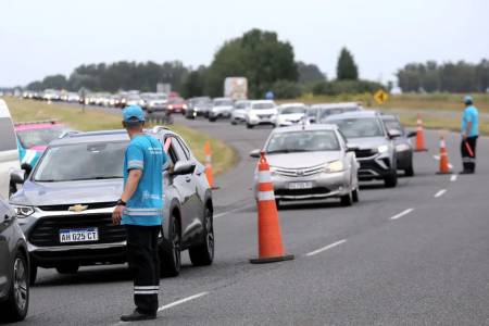 Verano: drones detectarán conductores que usen celulares o no lleven cinturón