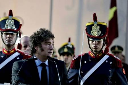 Milei analiza indultar a los militares genocidas el 24 de marzo