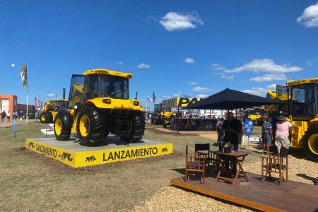 Expoagro 2026 - PAUNY: "son tractores hechos para el productor argentino..."