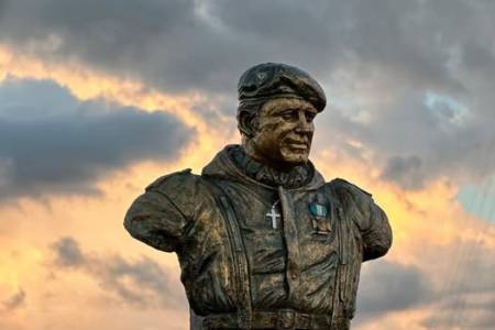 “Esta escultura nos va a trascender a todos. Ahora cobra vida propia, tiene una misión”